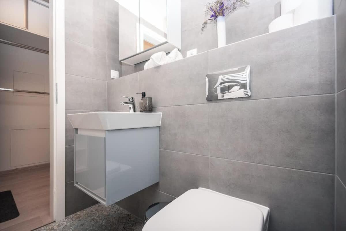 City Center Apartment - Modern & Elegant 布拉迪斯拉发 外观 照片